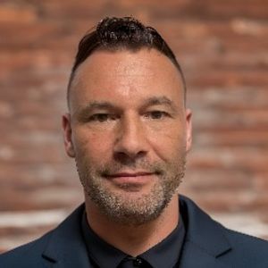 Meet your Posher, Nicos